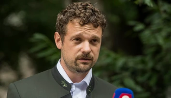 Ján Mičovský odvolal šéfa štátnych lesov Mateja Vigodu