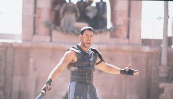 Gladiátor je minulosťou: Russell Crowe má desiatky kíl navyše