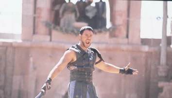 Gladiátor je minulosťou: Russell Crowe má desiatky kíl navyše
