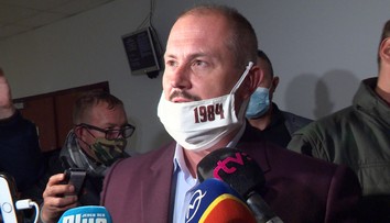 Právoplatný rozsudok stále nepozná. Kauza šekov Mariana Kotlebu sa naťahuje