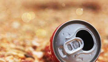 Coca-Cola sťahuje zo slovenských škôl sladené sýtené nápoje