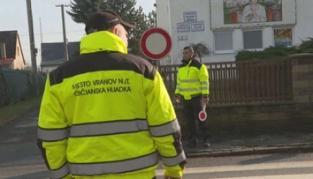 Rómske občianske hliadky si v mestách, kde strážia poriadok, nevedia vynachváliť
