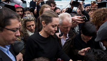 Angelina Jolie navštívila utečencov v Grécku