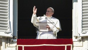 Pápež kondoloval ruskému národu a pozostalým po obetiam pádu lietadla v Rusku