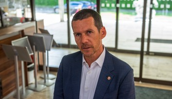 Hamran sa mal dnes hlásiť v Poprade, kam ho preradil nový minister Šutaj Eštok. Skončil však u lekára