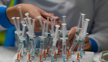 Desiatky rodín v Španielsku zažalovali zdravotnú sestru za predstieranie očkovania ich detí