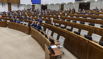 Poslanci ukončili piatkové rokovanie, zídu sa opäť v pondelok