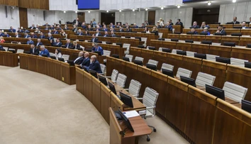 Poslanci ukončili piatkové rokovanie, zídu sa opäť v pondelok
