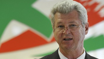 Pre exministra Szigetiho sa ešte spor neskončil, aj keď ho súd oslobodil