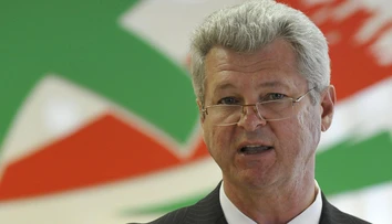 Pre exministra Szigetiho sa ešte spor neskončil, aj keď ho súd oslobodil
