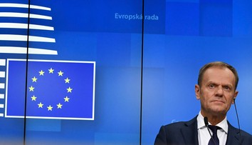 Tusk: Erdoganove vyjadrenia o utečencoch sú nemiestne