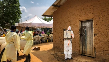 Rwanda spustila dobrovoľné očkovanie proti ebole