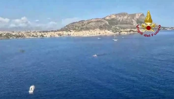 VIDEO: Nešťastie pri pobreží Sicílie. V oblasti, kde sa prehnalo vodné tornádo, sa potopila jachta s 22 ľuďmi na palube