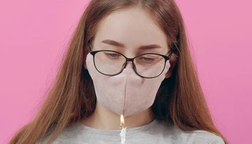 Chcete vedieť, či vás rúško ochráni pred bacilmi? Skúste test so sviečkou