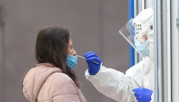 Pribudlo najviac infikovaných od začiatku pandémie. Prvýkrát bolo pozitívnych viac ako osemtisíc PCR testov