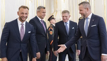 Plánoval okrúhly stôl s lídrami všetkých parlamentných strán, no nevyšlo to. Prezident tak pozval len zástupcov koalície