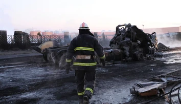 Cisterna s plynom po zrážke s autom explodovala. Po vážnej nehode v Mongolsku hlásia šesť obetí