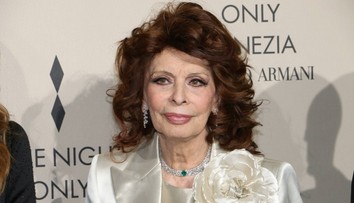 Legendárna Sophia Loren utrpela ťažký úraz. Po páde v kúpeľni si zlomila dve dôležité kosti a skončila pod skalpelom