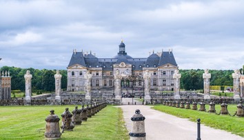 Zlodeji vykradli jedno z najväčších súkromných panstiev, majiteľov pri lúpeži zviazali