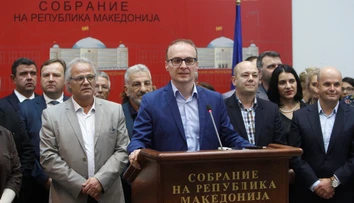 Macedónsko zmení názov krajiny, parlament odsúhlasil začatie procesu