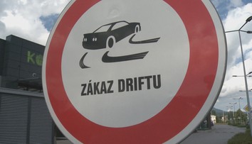 Na pozemok osadil jeho majiteľ zákazovú značku, ktorá neexistuje