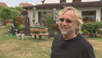 Legendárny hudobník a vášnivý záhradkár. Dalibor Janda nás previedol svojou oázou pokoja