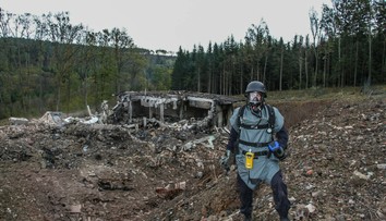 Ruská tajná služba je podozrivá z výbuchov v českých muničných skladoch. Česi vyhostia 18 diplomatov