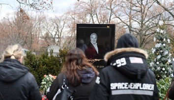 Znepokojivý pohľad na hrob Karla Gotta: Niekto ho vykradol