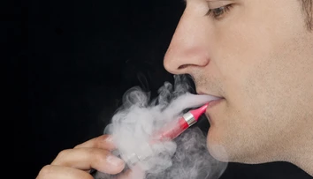Elektronické cigarety aj nikotínové vrecúška budú zdanené. Ich ceny pôjdu hore