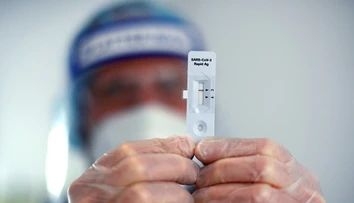 Koronavírusu podľahlo šesť osôb, pribudlo takmer 200 infikovaných