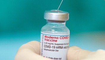 Moderna dokončuje vakcínu voči omikronu a vyvíja kombinovanú očkovaciu látku proti covidu a chrípke