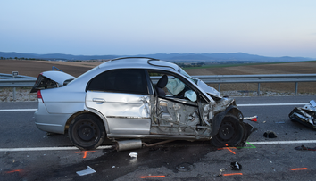 Smrteľná nehoda v Trenčianskom kraji. Vodič (†39) nemal šancu prežiť čelnú zrážku s nákladiakom