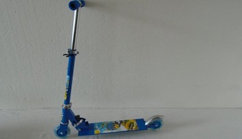 Ak ste kúpili túto kolobežku, vráťte ju do obchodu. Je nebezpečná