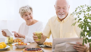 Seniori, pamätajte na stravu. Tu je pár tipov, ako zdravo žiť