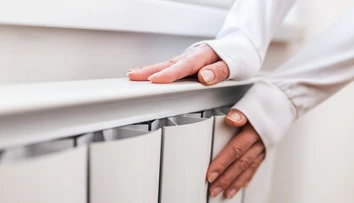 Prevádzkam, ktoré sídlia pod bytmi začali prichádzať faktúry za nedoplatky tepla