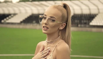 Náhoda? Nová pesnička Simy sa až príliš podobá na slávny hit