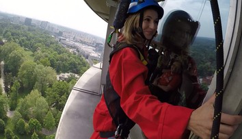 Adrenalínová vyhliadka? Vyskúšali sme sa prejsť po parapetnej doske vo výške 85 metrov