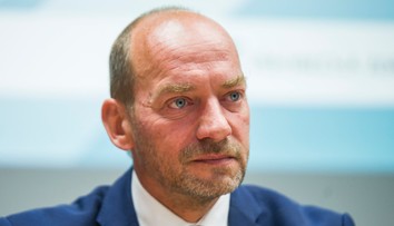 Bývalému šéfovi Všeobecnej zdravotnej poisťovne Miroslavovi Kočanovi zrušili obvinenie v korupčnej kauze