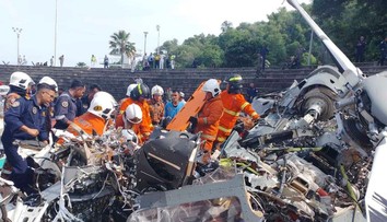 VIDEO: Vojenský výcvik sa skončil tragédiou. Pri zrážke dvoch vrtuľníkov v Malajzii zahynulo desať ľudí