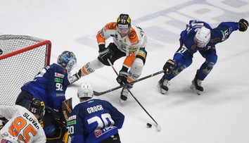 Vypredaná aréna v Spišskej Novej Vsi videla drámu. Obrovskú bitku o východ vyhrali domáci