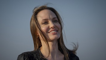 Angelina Jolie šla donaha. Zmyselné fotky kolujú internetom