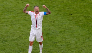 O víťazstve Srbska nad Kostarikou rozhodol Kolarov z priameho kopu