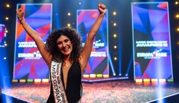 Je matkou dvoch detí a úspešnou architektkou. Najkrajšou ženou Nemecka sa stala Apameh (39) pôvodom z Iránu