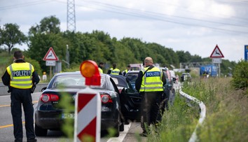 Chystáte na EURO do Nemecka autom? Na hraniciach sa pripravte na možné komplikácie