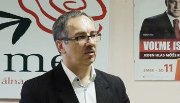 Maňka tvrdí, že Kotleba znížil majetok kraja. Uhrík mu oponuje