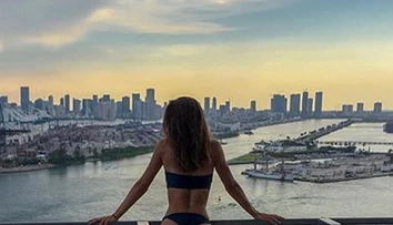 Markizáčka hviezdou na móle: Ukázala sexy postavu v plavkách