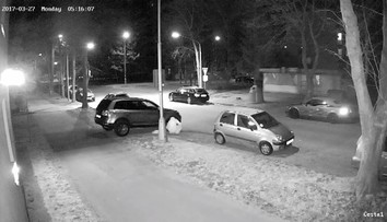 Podpaľači v Žiline zapálili auto, nepočítali s tým, že ich uvidia svedkovia