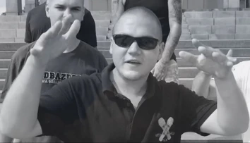 Slovenský raper nám opísal šikanu, ktorú mal zažívať v ostravskej väznici. Po kolapse skončil v nemocnici