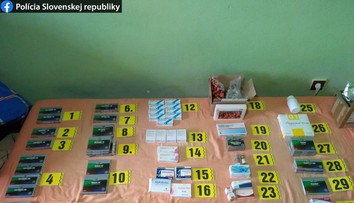 NAKA zadržala kšeftárov s anabolikami. Sú medzi nimi aj dvaja policajti
