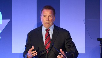 Arnolda Schwarzeneggera zadržali na letisku v Mníchove. Nepreclil luxusné hodinky